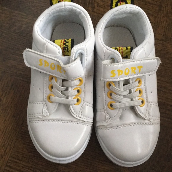 Shoes - Picture 1 of 4